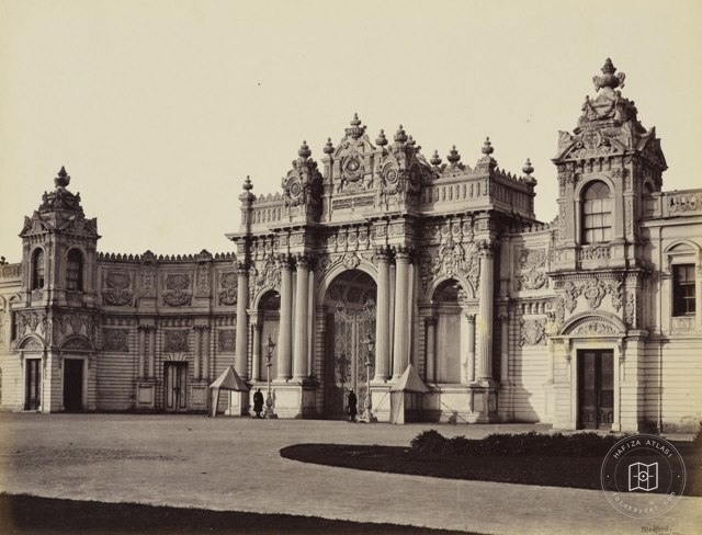 Dolmabahçe Sarayı Anıtsal Kapısı Francis Bedford · 23 Mayıs 1862