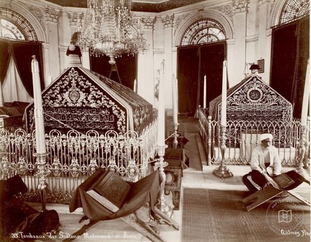 Sultan Mahmut ve Sultan Aziz Türbeleri Gulmez Fréres