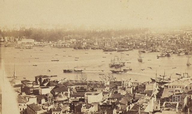 Galata Kulesi'nde Sirkeci Tarafı · Pascal Sébah · 1870