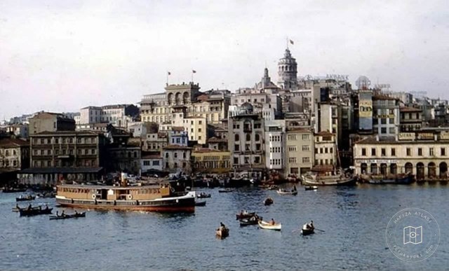 Perşembe Pazarı ve Galata · 1956