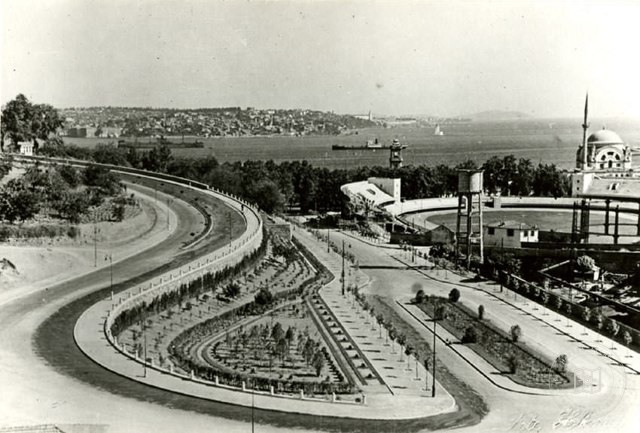 Bayıldım Yokuşu · Dolmabahçe · 1942 © Fonds Henri Prost