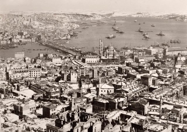 Beyazıt Tower from Eminönü · 1929
