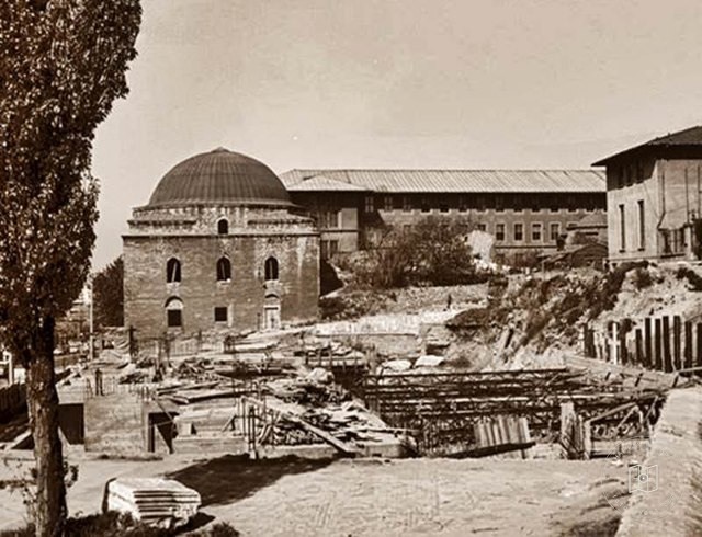 Beyazıt Merkez Kütüphanesi'nin inşaatının temel aşaması