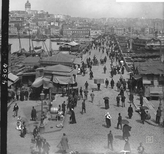 Galata Bridge · 1900