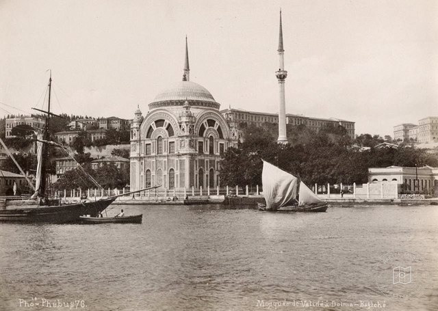 Dolmabahçe Camii