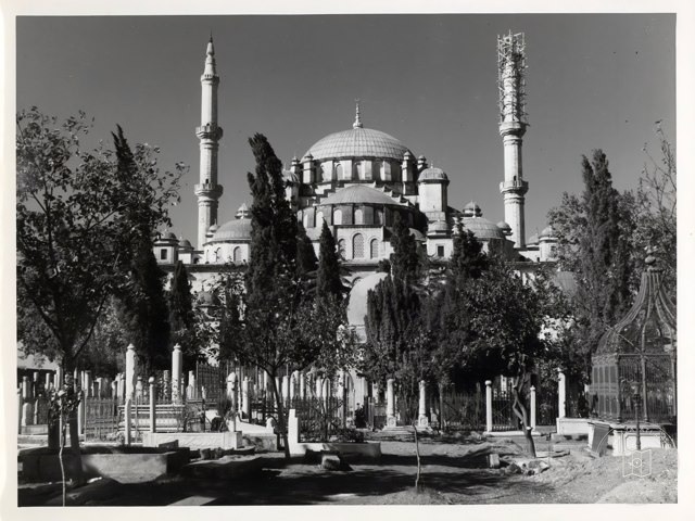 Fatih Mosque · 1944