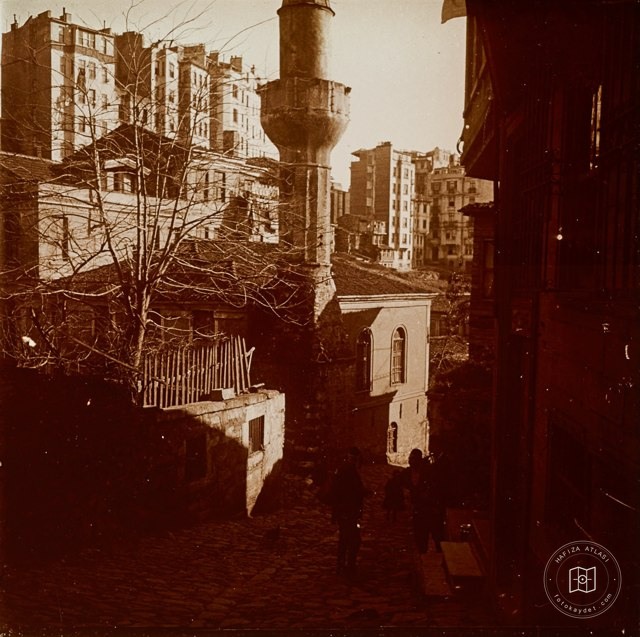 Kazancı Yokuşu ve Kazancı Ali Ağa Camii