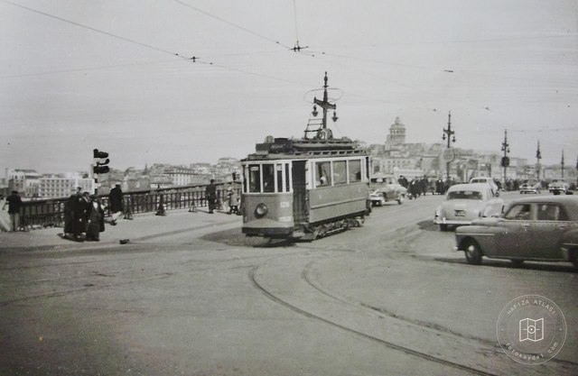 Galata Köprüsü'nde Tramvay