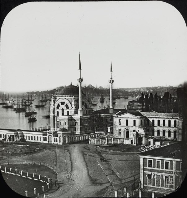 Dolmabahçe Cami ve Çevresi · Claude-Marie Ferrier Fotoğrafı · 1850'ler
