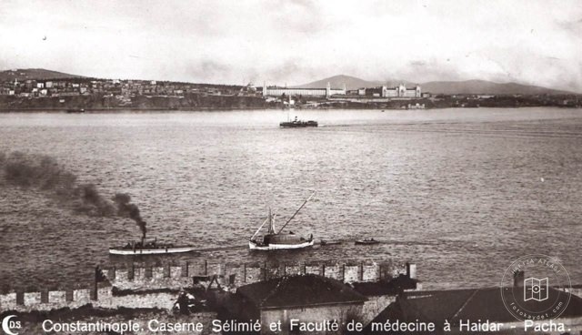 Uzakta Haydarpaşa ve Marmara Denizi