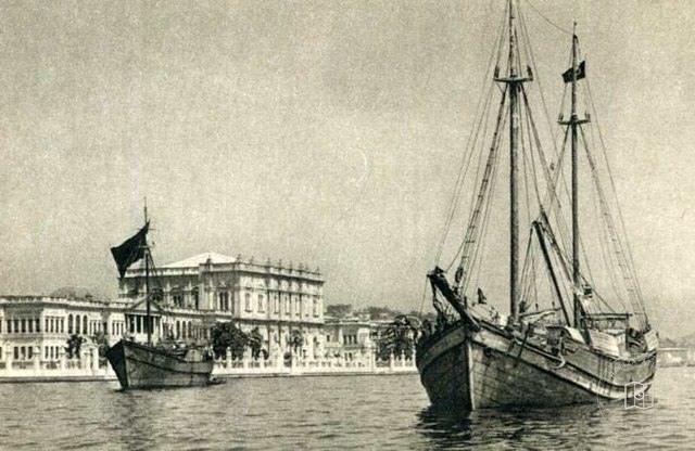 Dolmabahçe Sarayı