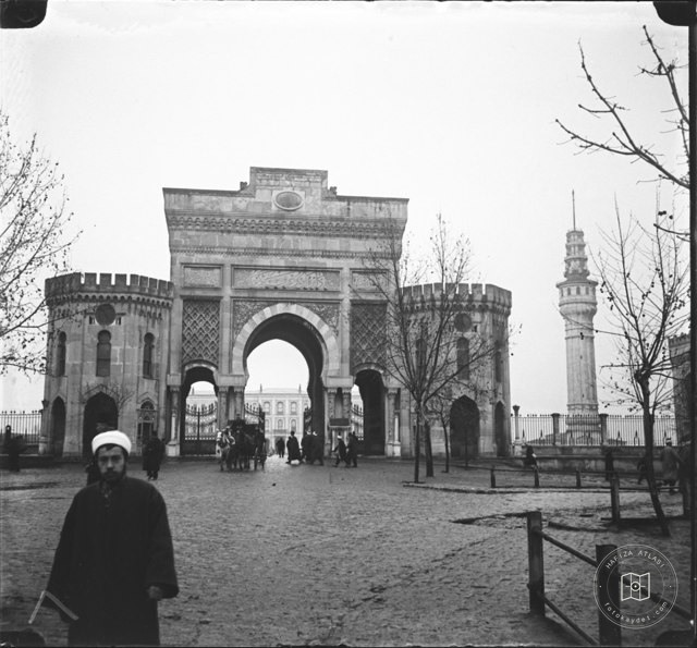 Seraskerat Kapısı · 1900 Civarı