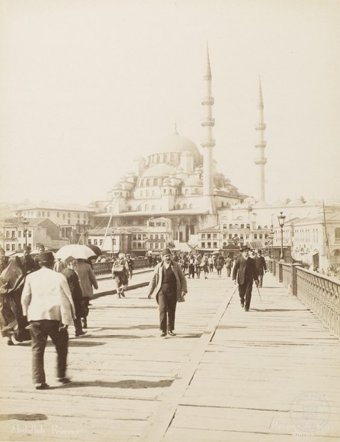 7062- Galata Bridge Over and New Mosque · Abdullah Fréres Photo