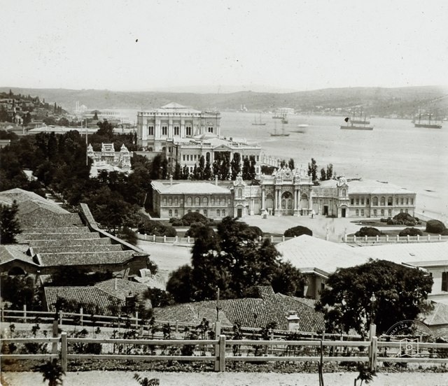 Dolmabahçe · Levis et Fils Photo · 1850s