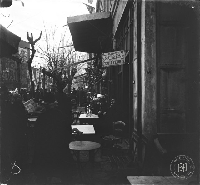 Shops in front of the shop · 1900 Cabins
