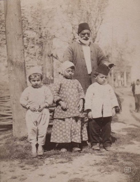1890-92 yıllarında İstanbul Sokaklarından İnsan Manzaraları