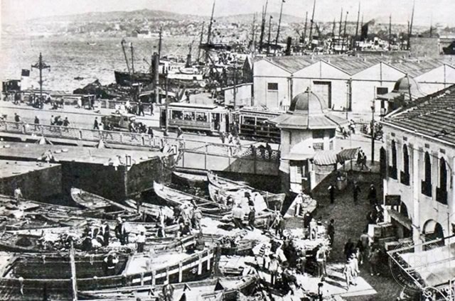 Galata Köprüsü Eminönü ayağı 1930'lu yıllar