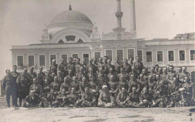 Dolmabahçe Avusturya-Macaristan İmparatorluğu topçuları…1. Dünya Harbi yılları…Bunlar Macar askerler…