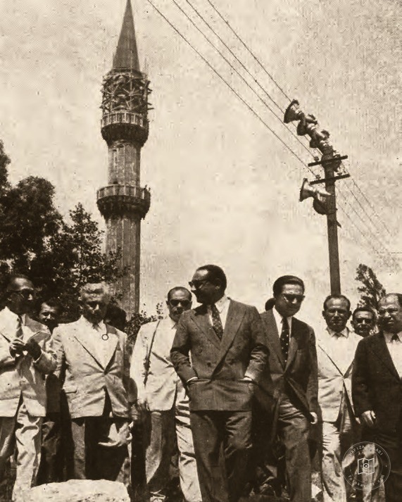 Adnan Menderes İstanbul'da imar çalışmalarını incelerken