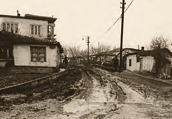 Streets and houses of an Istanbul shantytown