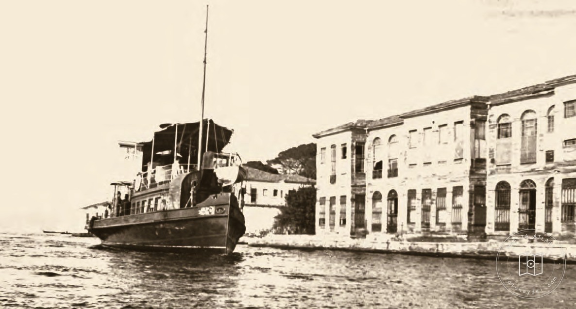 Passenger ferry off Üsküdar