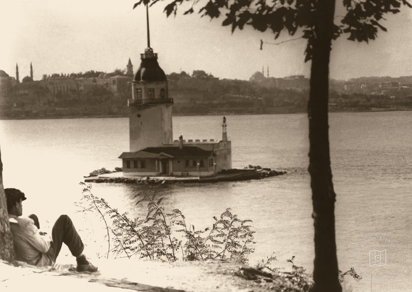 Maiden's Tower and the historic peninsula from Salacak