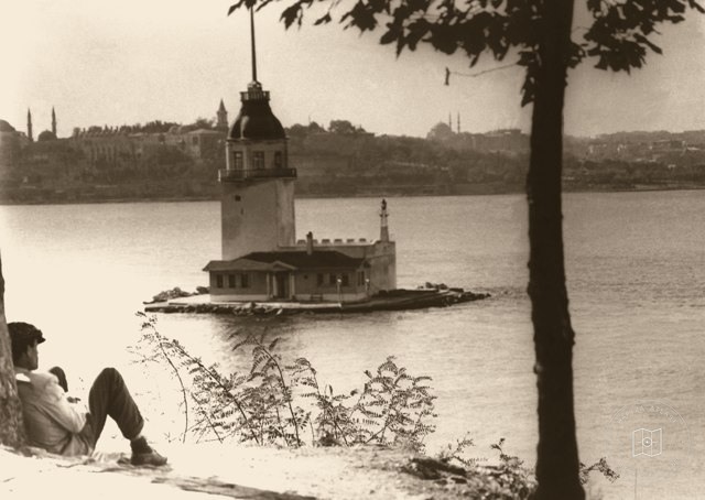 Maiden's Tower and the historic peninsula from Salacak