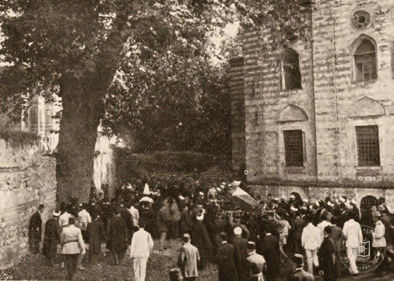 Alemdar Mustafa Paşa’nın mezarının 1911’de Zeyneb Sultan Camii haziresine nakli