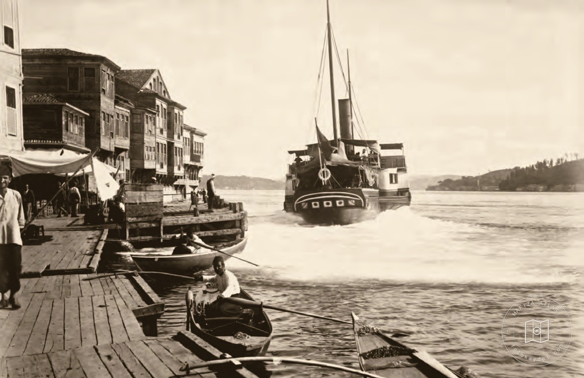 Passenger ferry leaving a Bosphorus pier