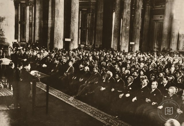 Ceremony for the Turkish call to prayer at Dolmabahçe Palace