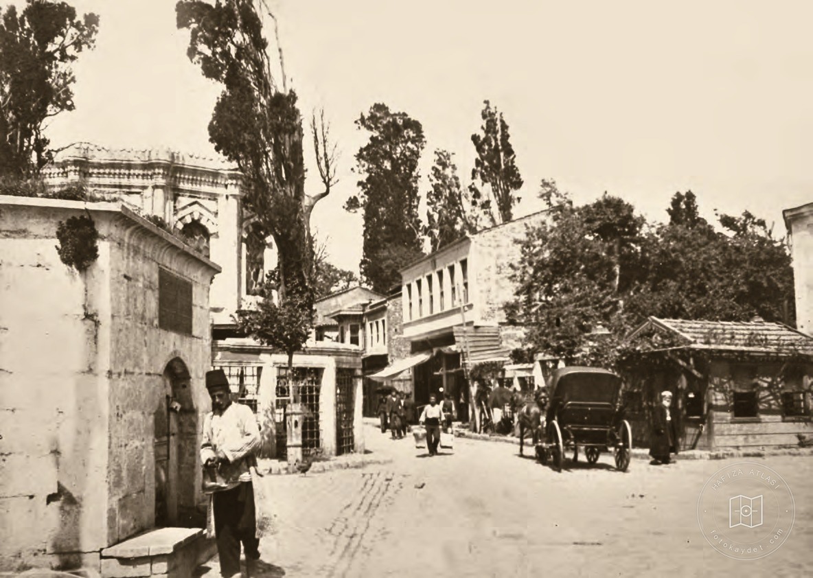 An Eyüp street in the late nineteenth century