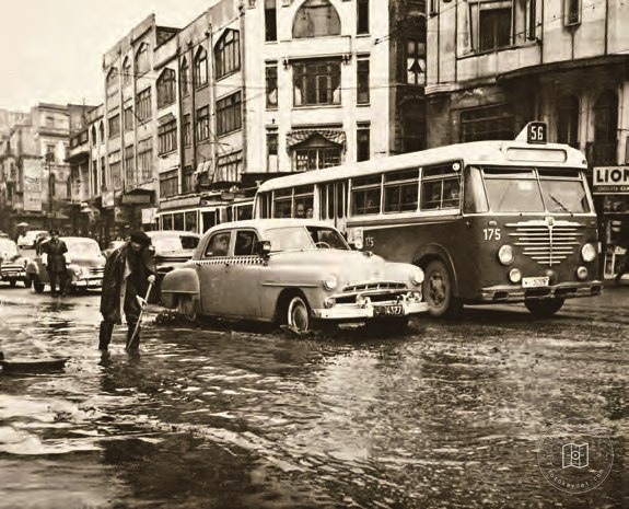 Flooded Istanbul street with a Şişli–Beyazıt shared taxi