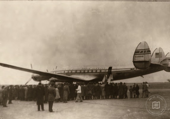 Passengers boarding an aircraft at Yeşilköy Airport