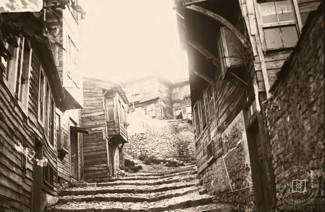 A stepped street in old Istanbul