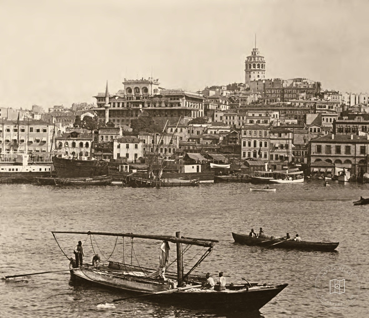 Balıkçı kayıkları ve Galata