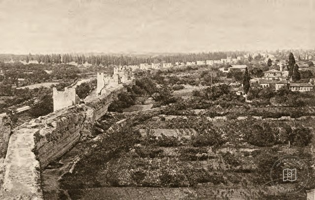 Istanbul's city walls in the early twentieth century