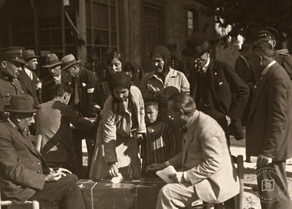 Ballot boxes and voting in Istanbul
