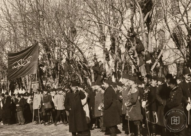 Mülkiye students and graduates attending the opening of the Chamber of Deputies