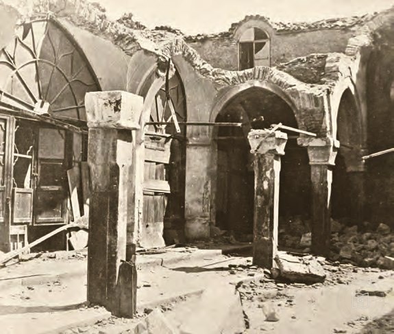 10 Temmuz 1894 depreminde Büyükçarşı’daki Kuyumcular Caddesi