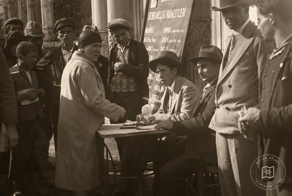 An election campaign in Istanbul