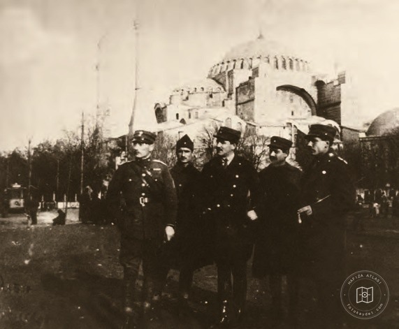 Occupation commanders and soldiers in Istanbul