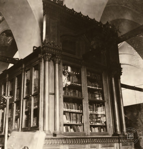 Bookcases in Beyazıt State Library
