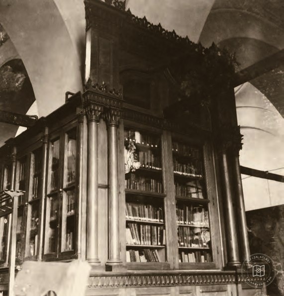 Bookcases in Beyazıt State Library