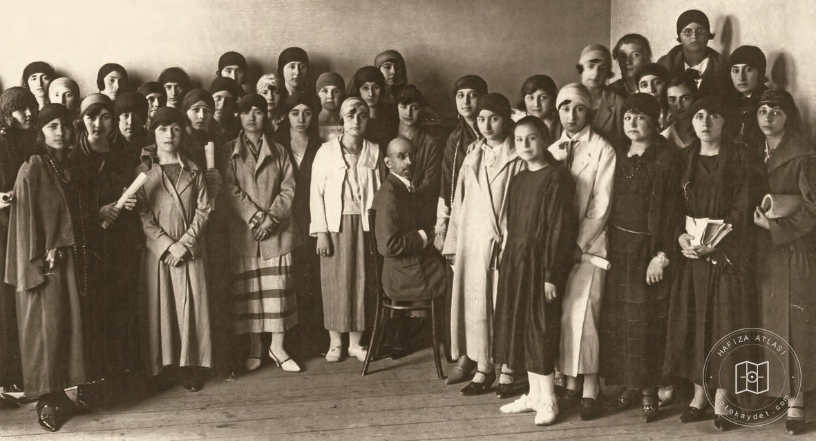 Choir class and Edgar Manas at Darülelhan