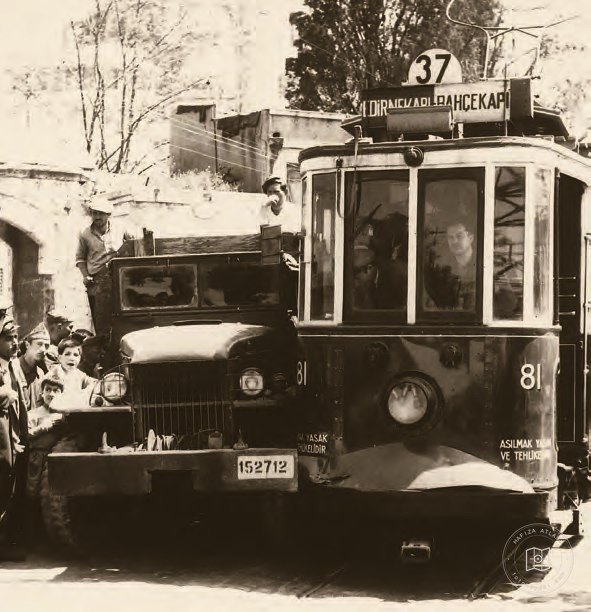 Edirnekapı-Bahçekapı tramvay hattında kaza
