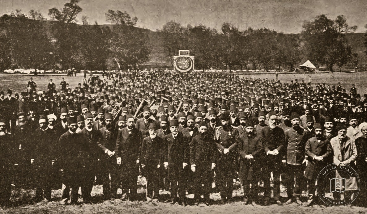 Teachers and students of the Civil Service School