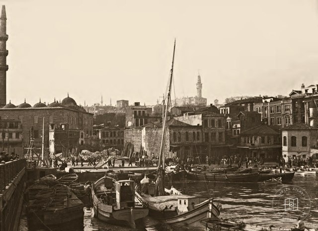 Eminönü Square before expansion