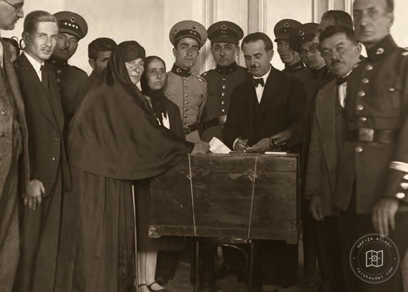 Ballot boxes and voting in Istanbul