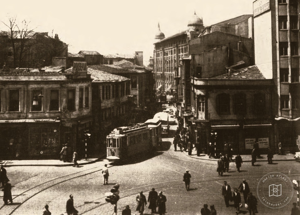 Sirkeci Meydanı ve Dördüncü Vakıf Hanı