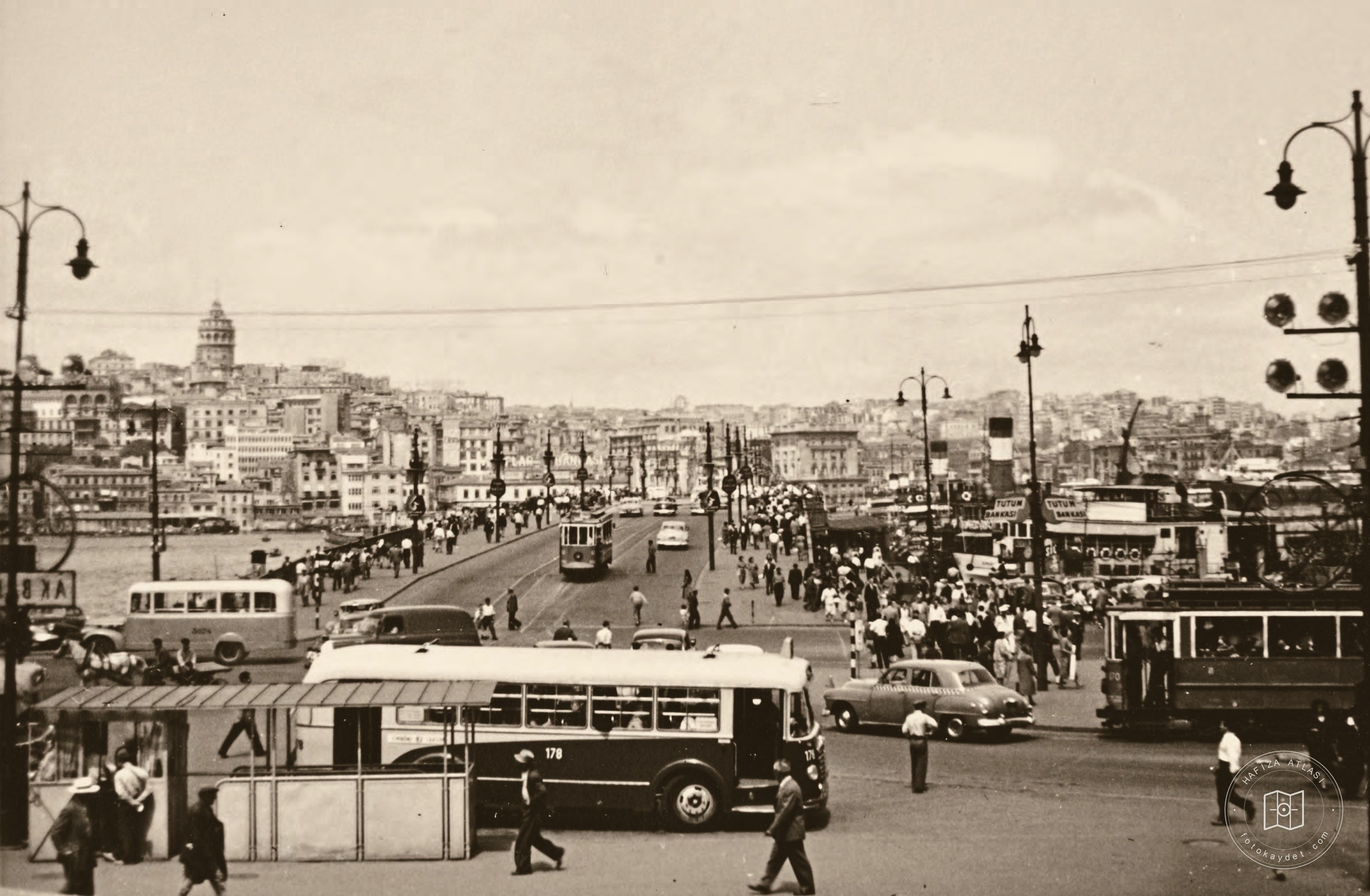 Eminönü'nden Galata Köprüsü ve Karaköy